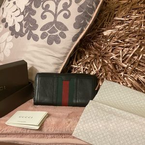 Black Leather Striped Gucci Continental Wallet